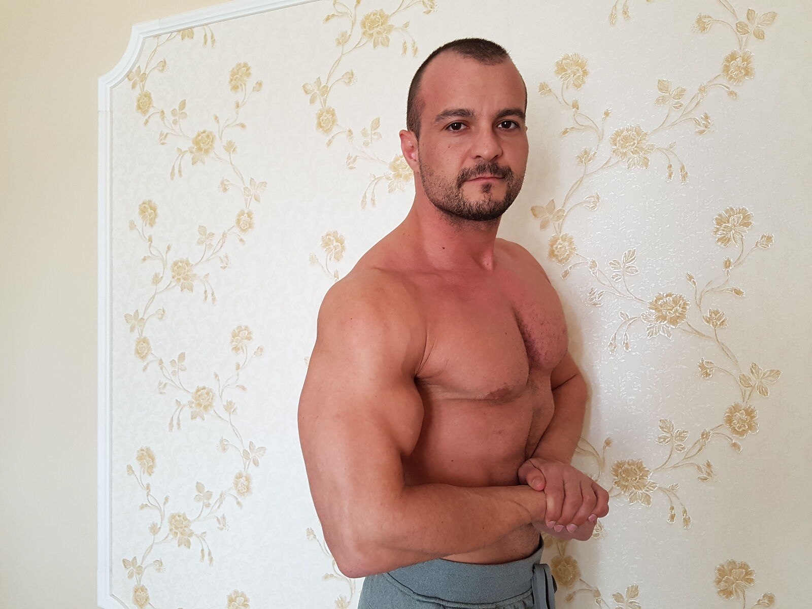 CristianDiesel - Live Sex Cam profile on Livejasmin