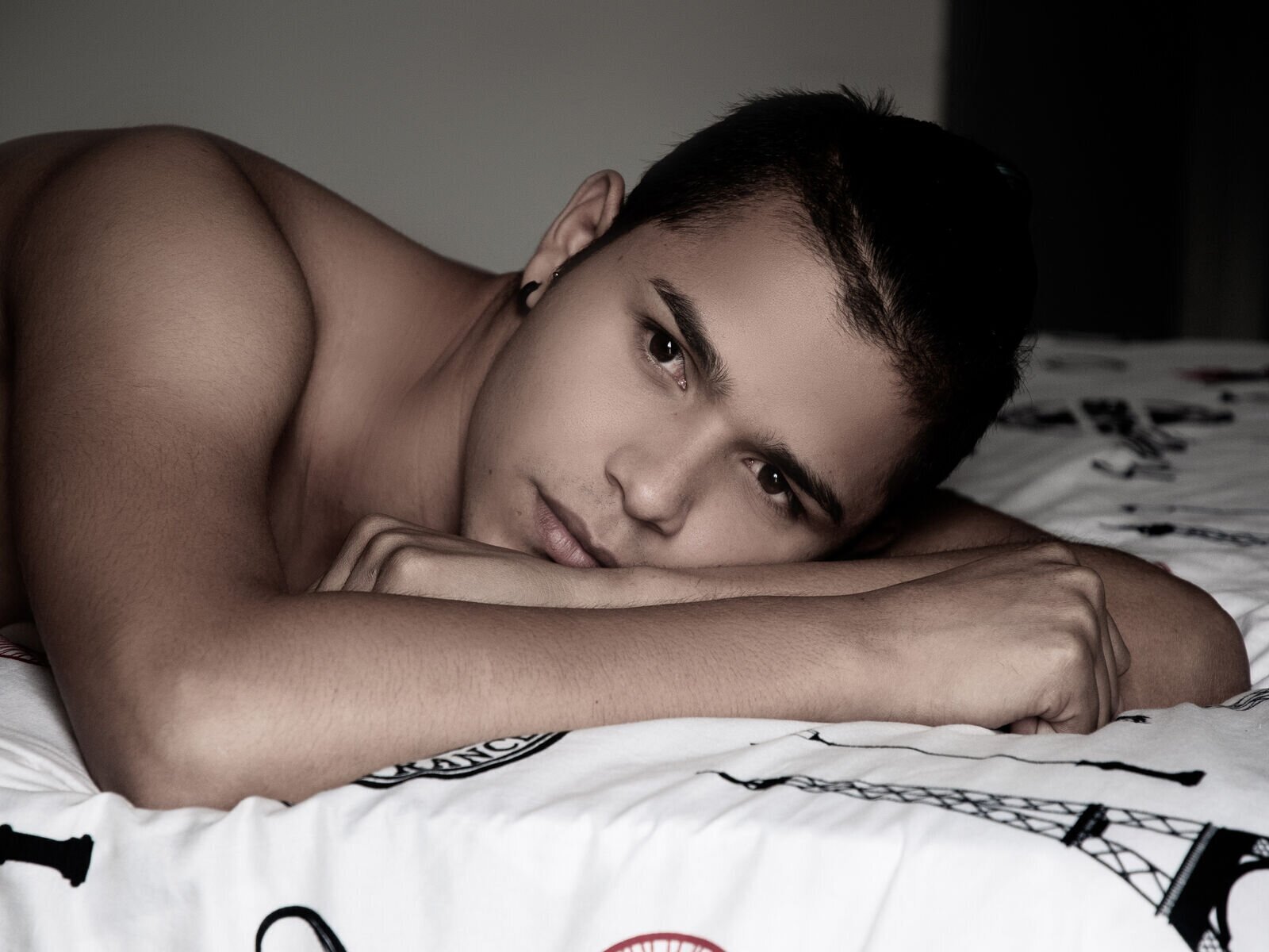 DenisRodsan - Live Sex Cam profile on Livejasmin