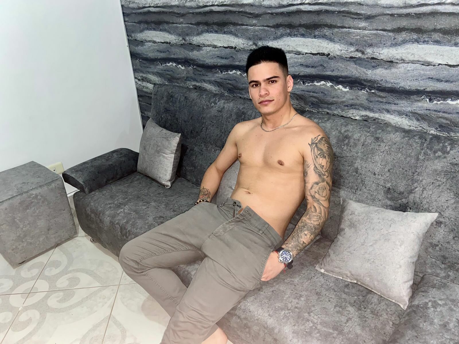 MatiasMurrier - Live Sex Cam profile on Livejasmin