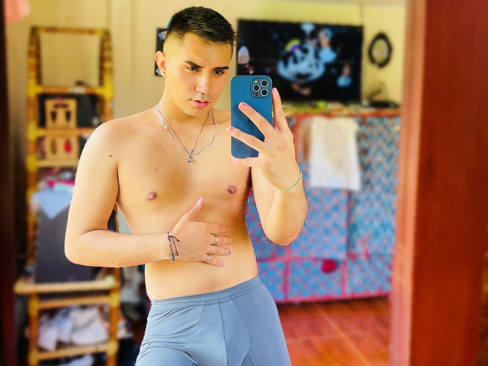 NoahPiper - Live Sex Cam profile on Livejasmin