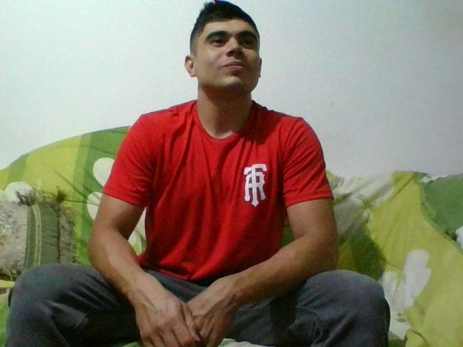 RonnieGarzon - Live Sex Cam profile on Livejasmin