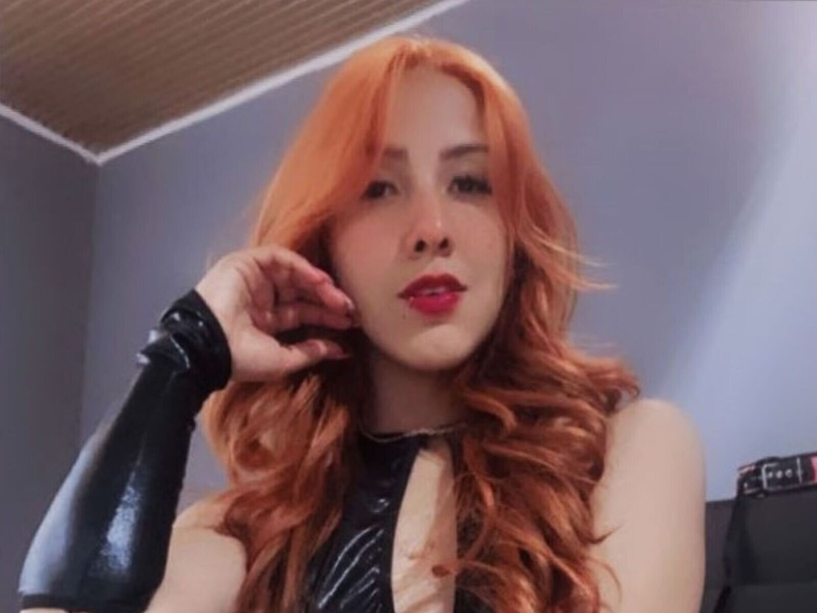 CharlotheJones - Live Sex Cam profile on Livejasmin