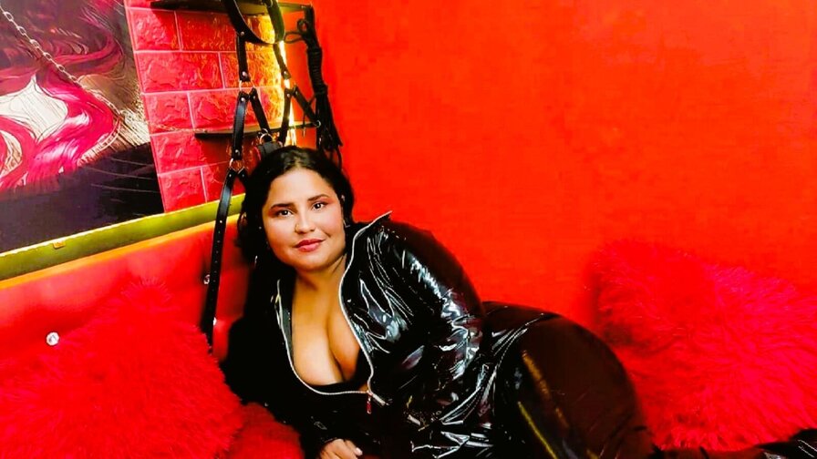 JuliaSuarez - Live Sex Cam profile on Livejasmin