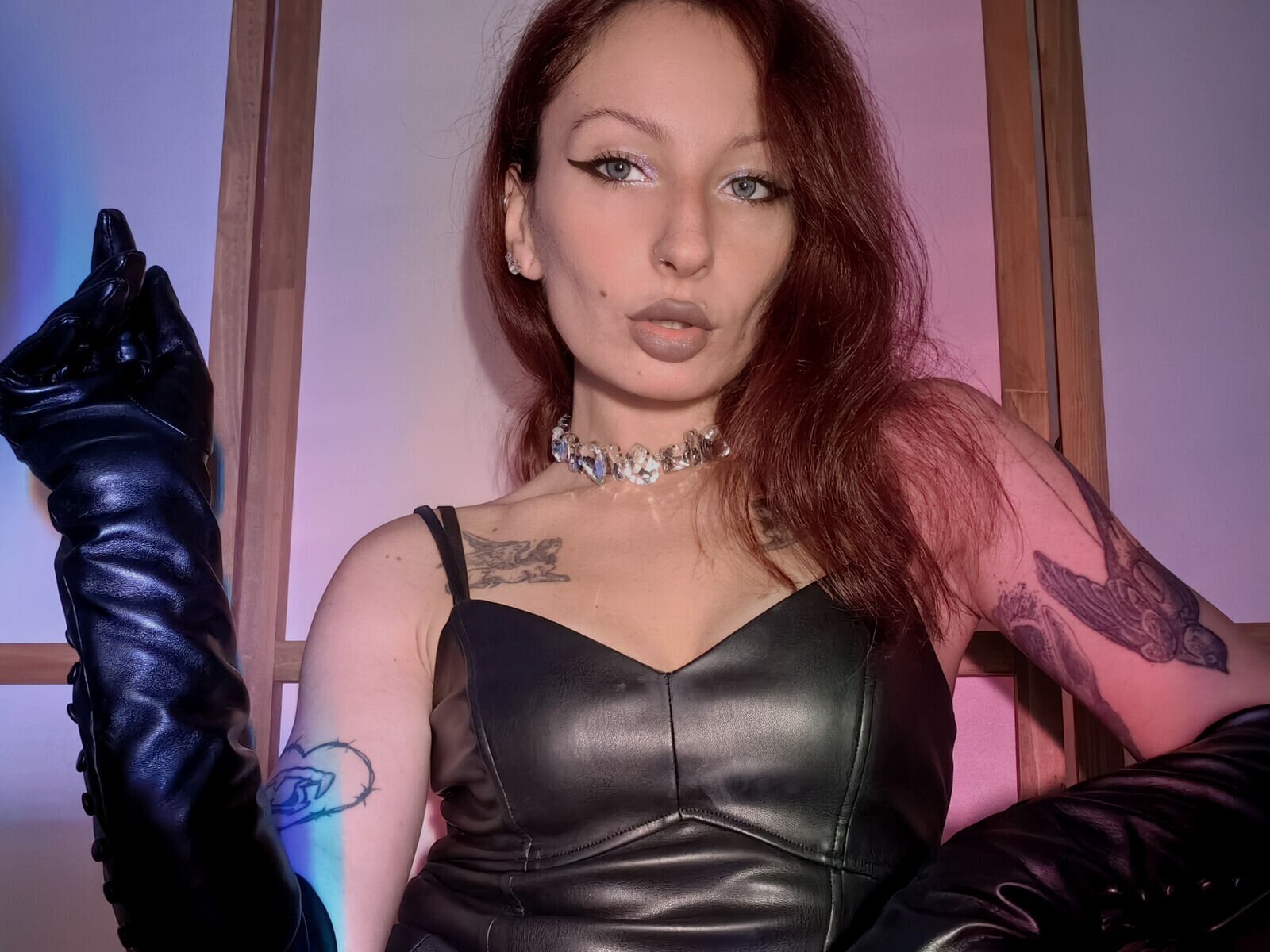 RoseCrowley - Live Sex Cam profile on Livejasmin