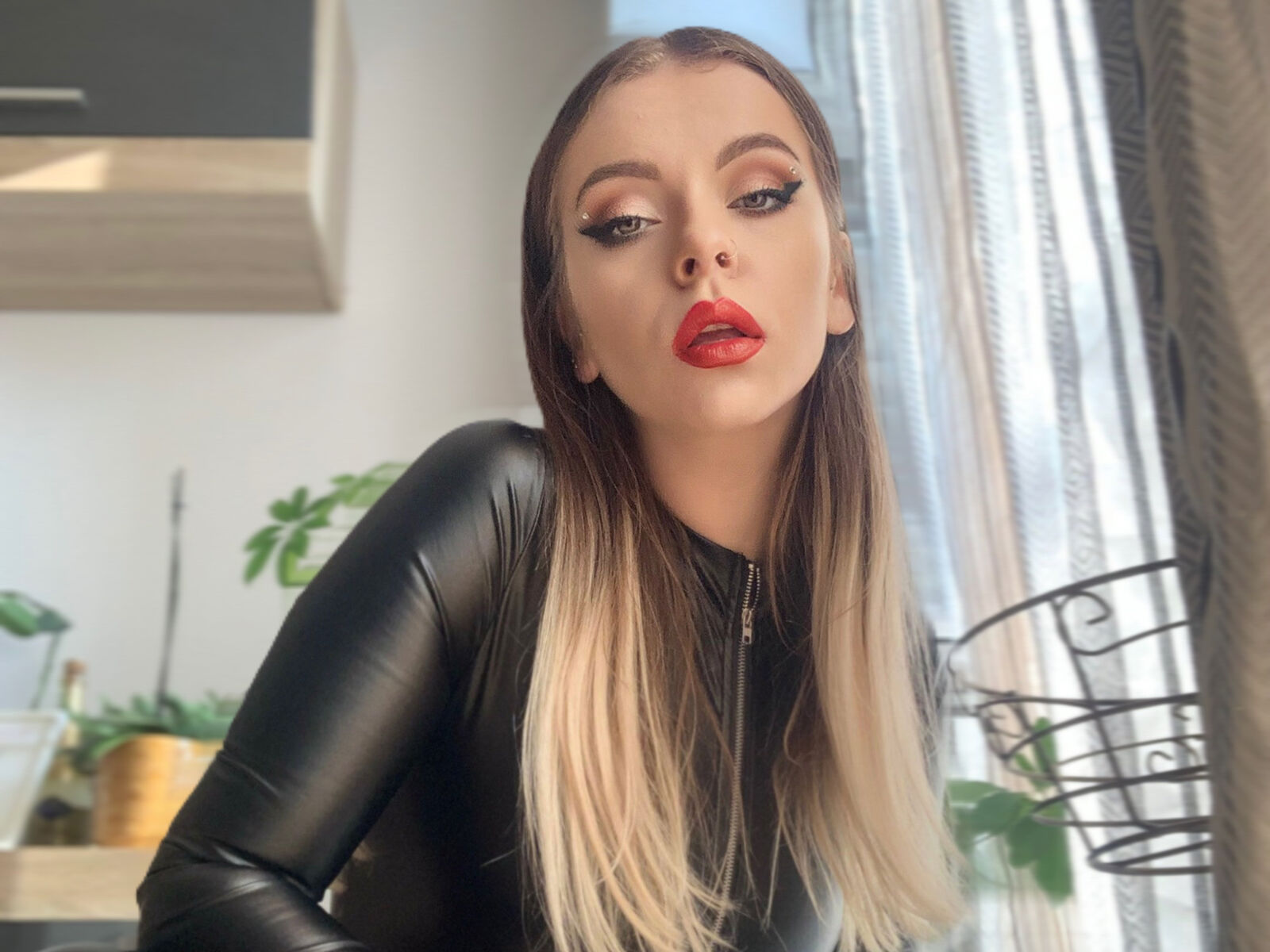 VanessaLaRoux - Live Sex Cam profile on Livejasmin