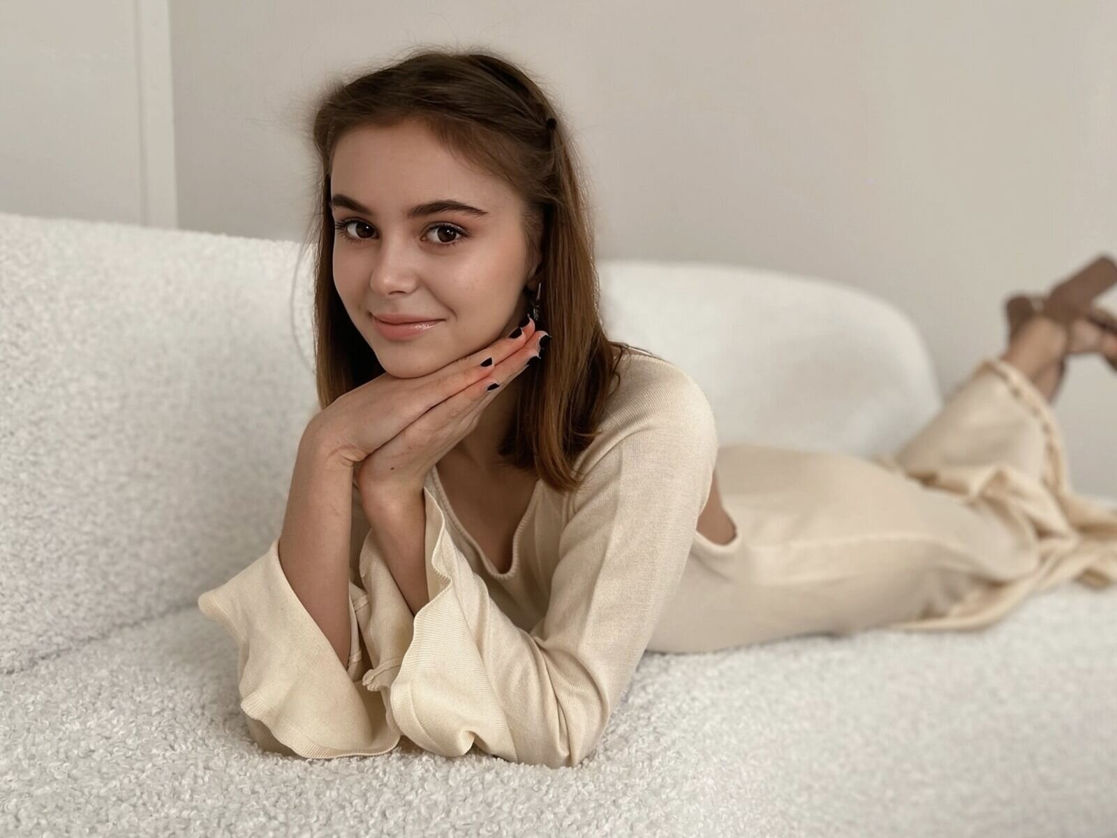 AliceHimmer - Live Sex Cam profile on Livejasmin