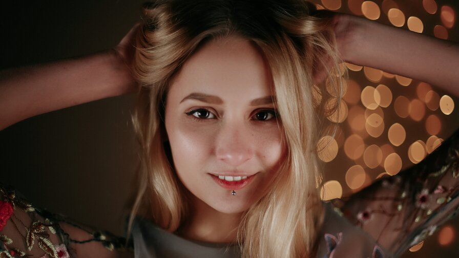 AmandaLeen - Live Sex Cam profile on Livejasmin