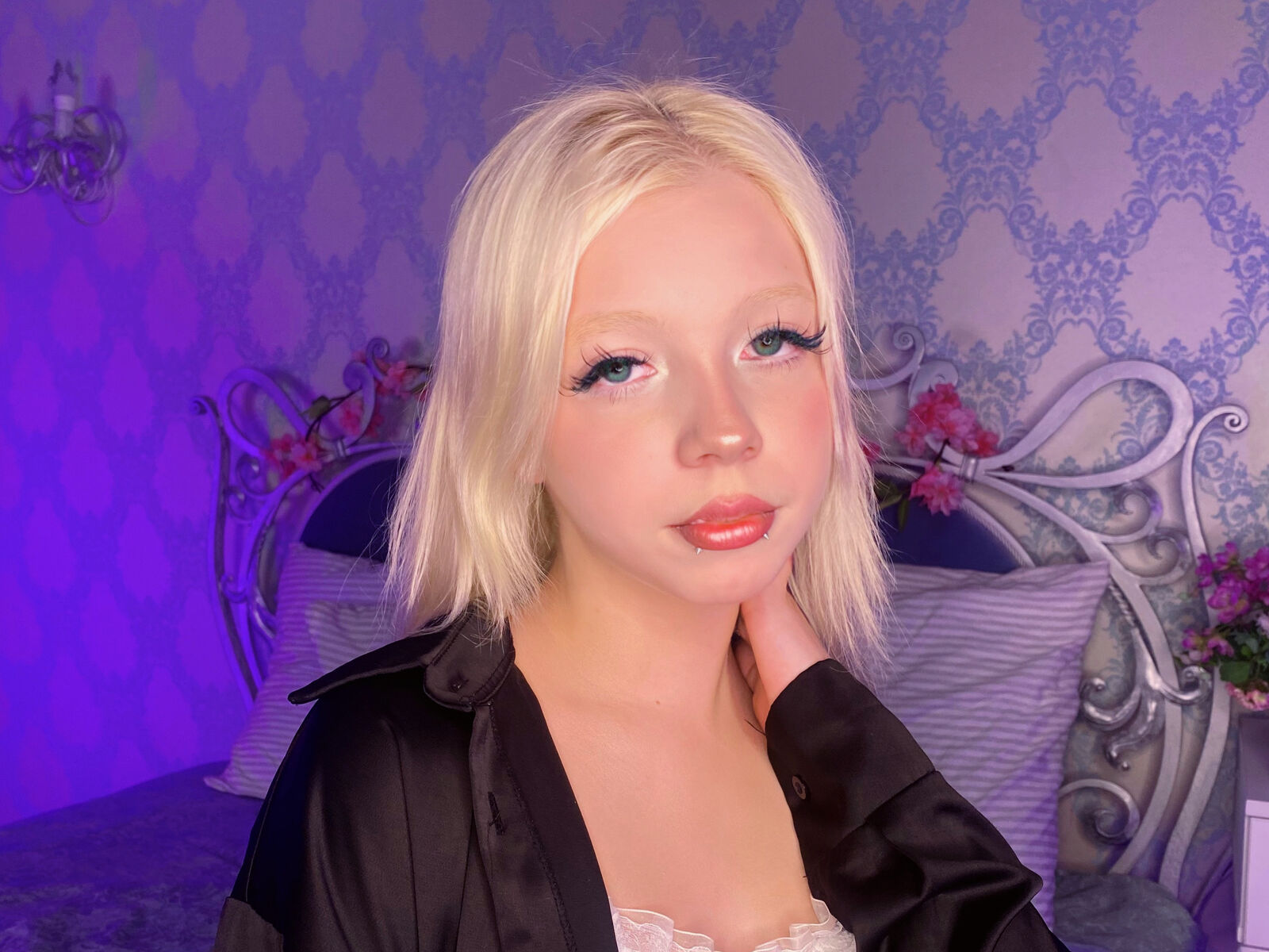 AnielaStews - Live Sex Cam profile on Livejasmin