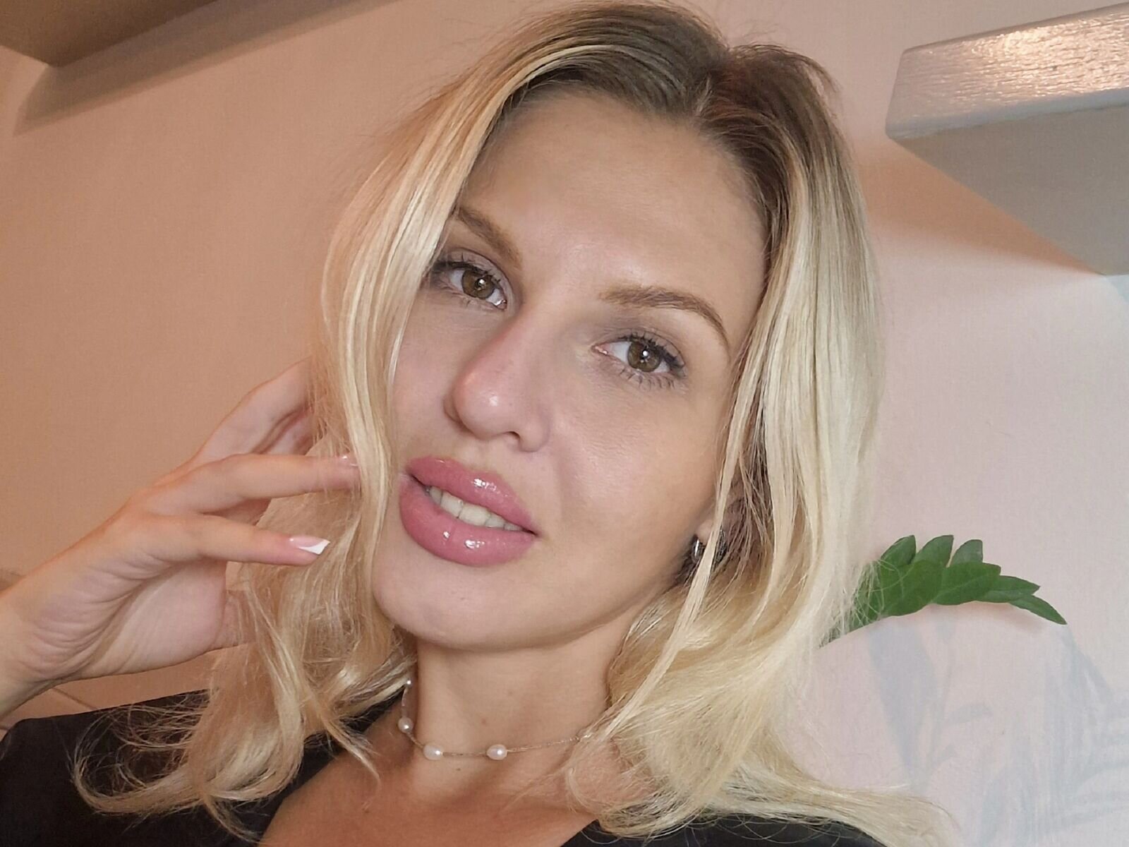 AnyaSoul - Live Sex Cam profile on Livejasmin