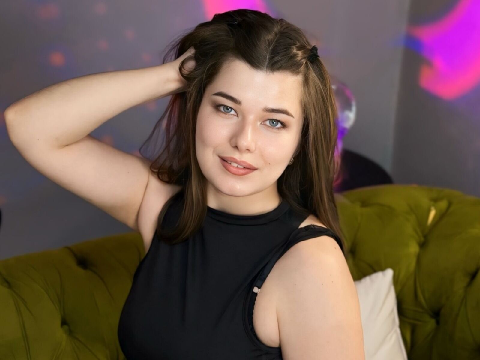 AriGraynor - Live Sex Cam profile on Livejasmin