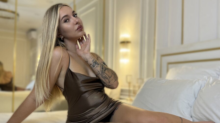 AriellaMelo - Live Sex Cam profile on Livejasmin