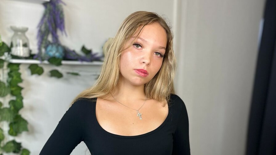 EmiSentiago - Live Sex Cam profile on Livejasmin