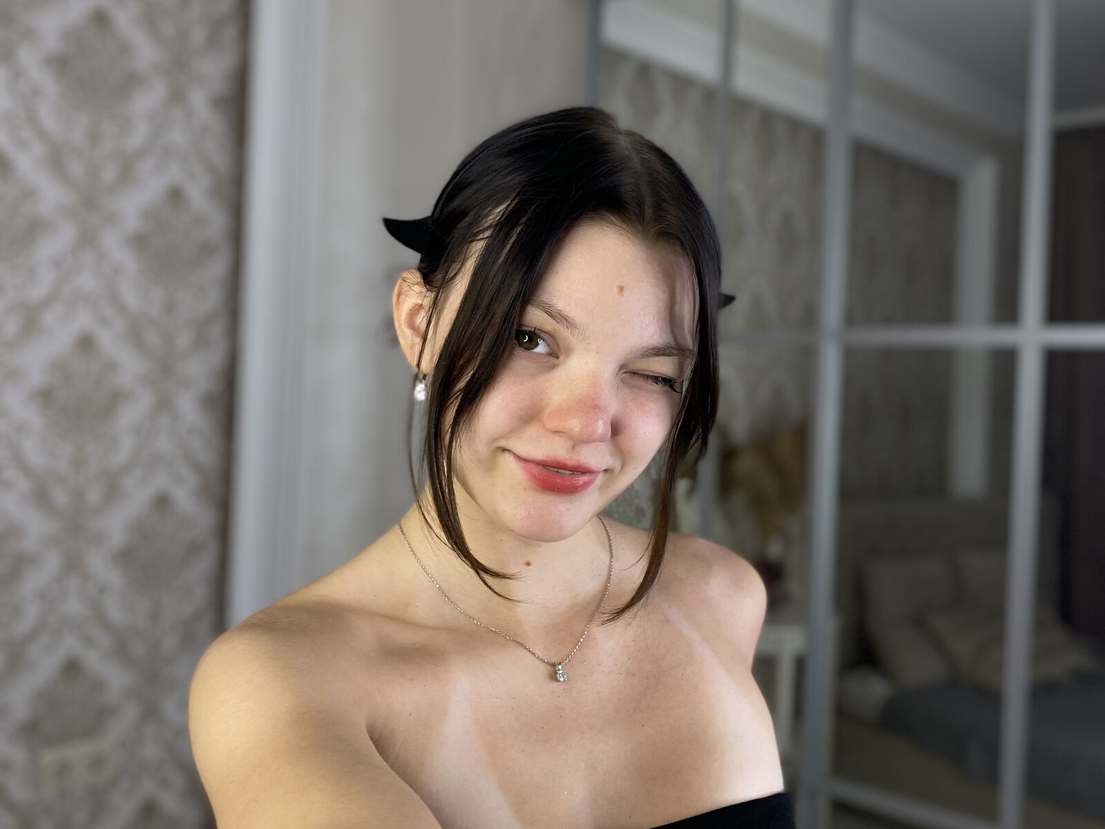 FloraDoggett - Live Sex Cam profile on Livejasmin