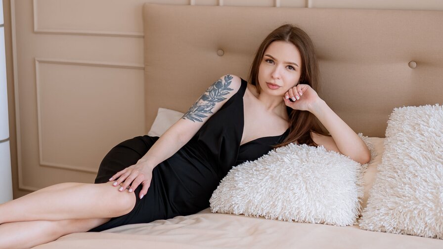 LucySkylars - Live Sex Cam profile on Livejasmin