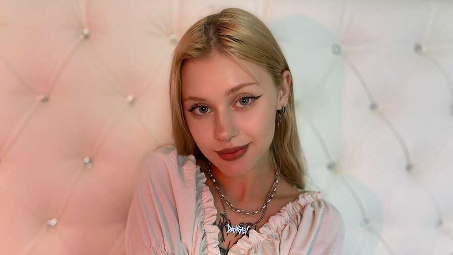 MillaBraun - Live Sex Cam profile on Livejasmin