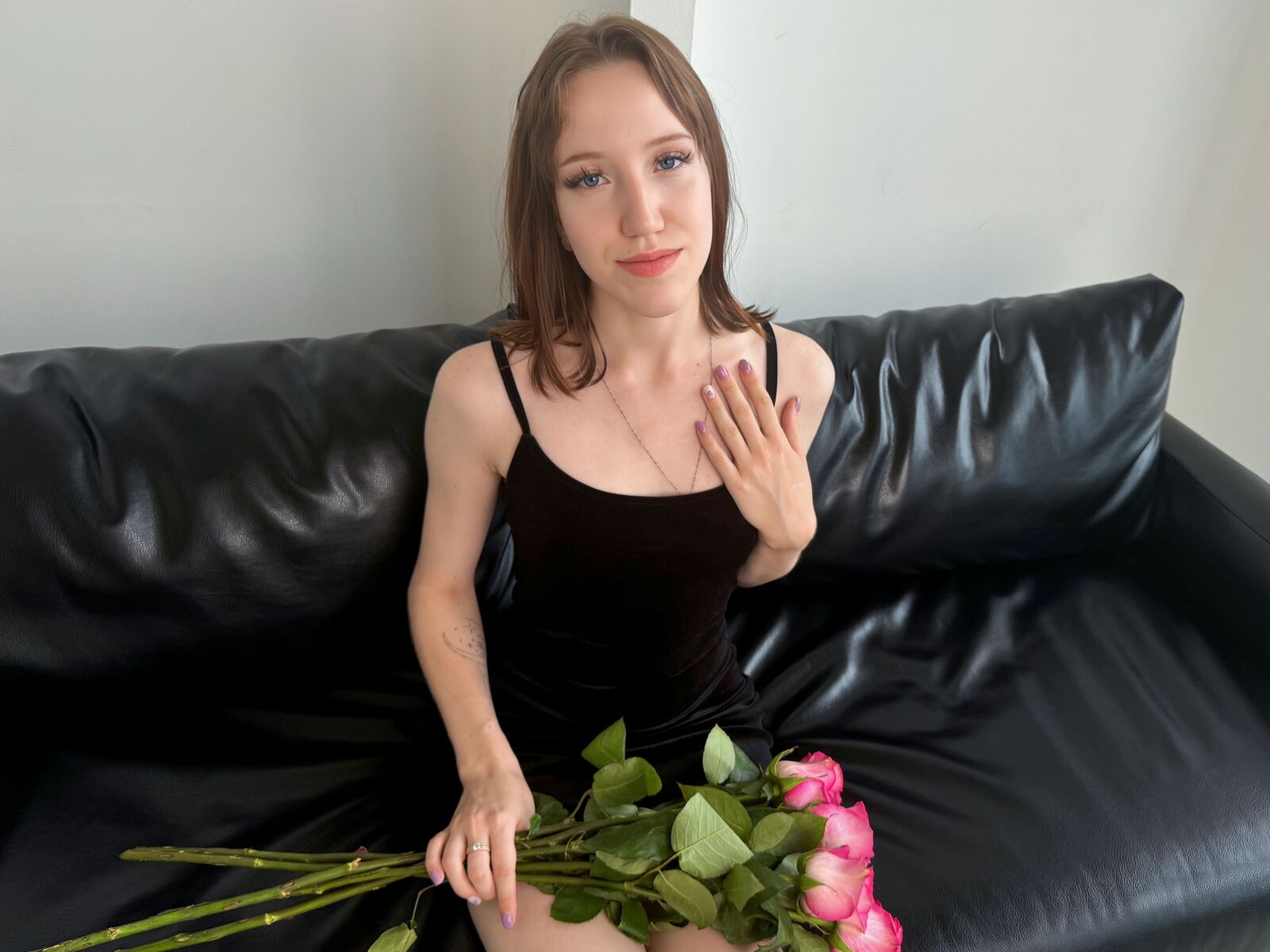 ZlataSantini - Live Sex Cam profile on Livejasmin