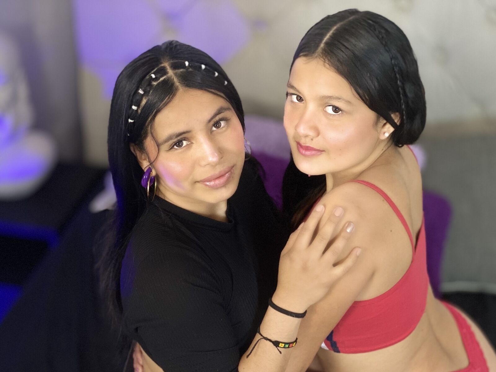 DianaAndSara - Live Sex Cam profile on Livejasmin