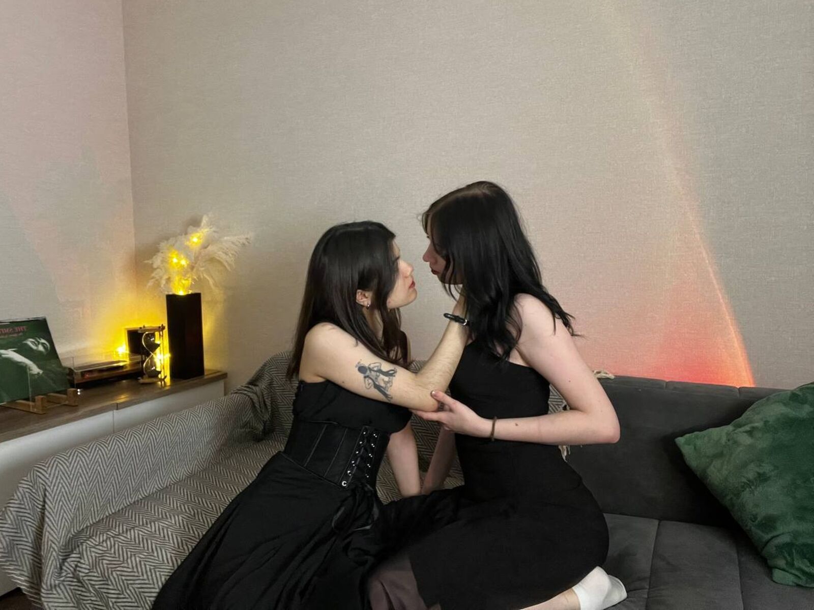 EllaAndLyn - Live Sex Cam profile on Livejasmin