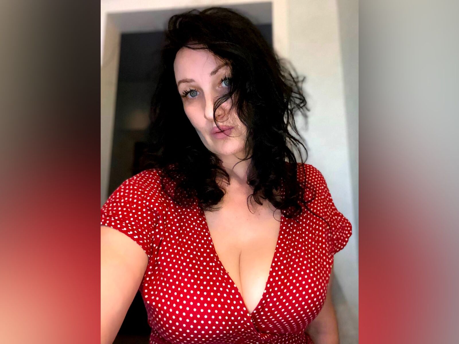 KateGrays - Live Sex Cam profile on Livejasmin