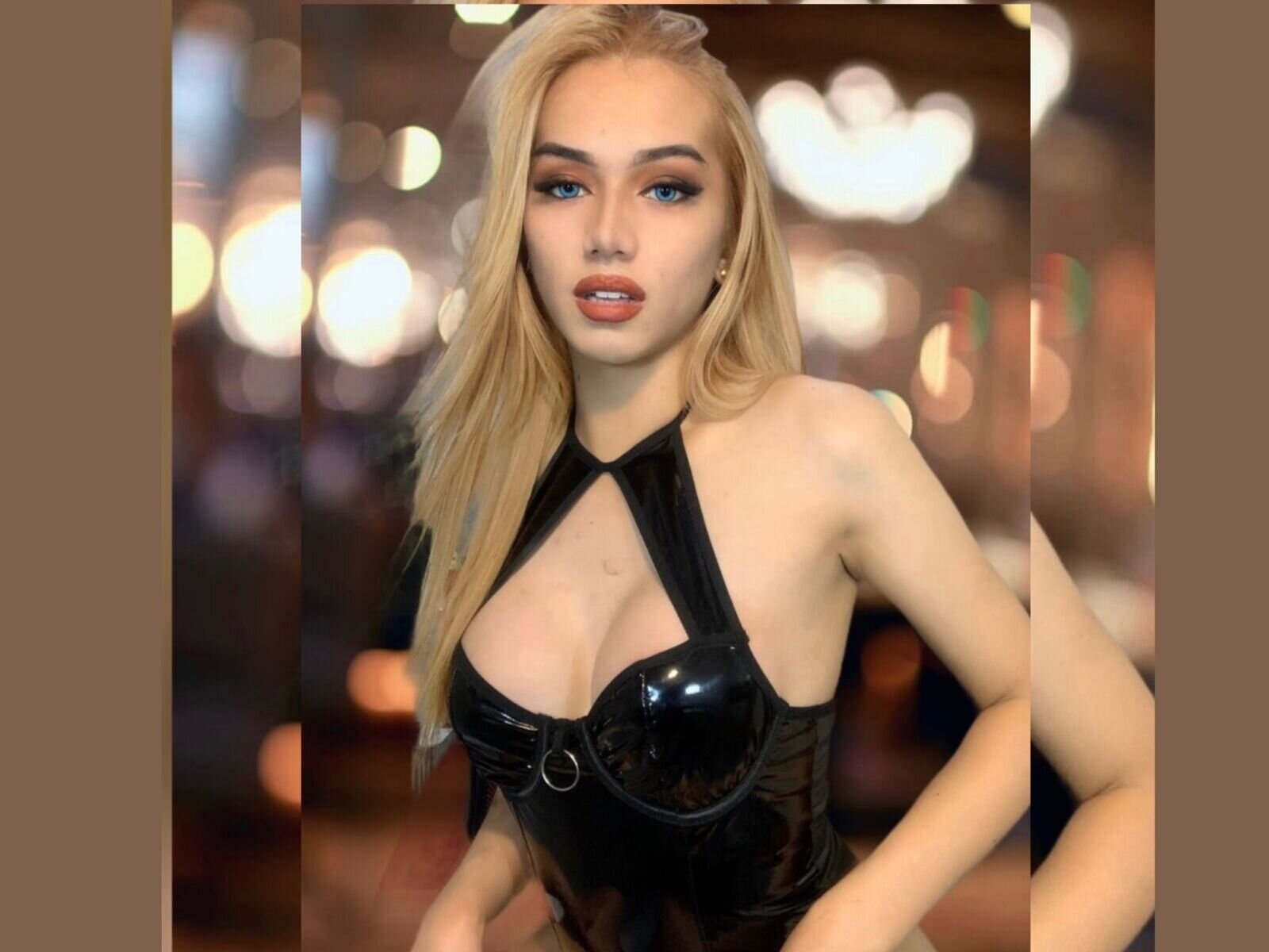 EmilyVenti - Live Sex Cam profile on Livejasmin